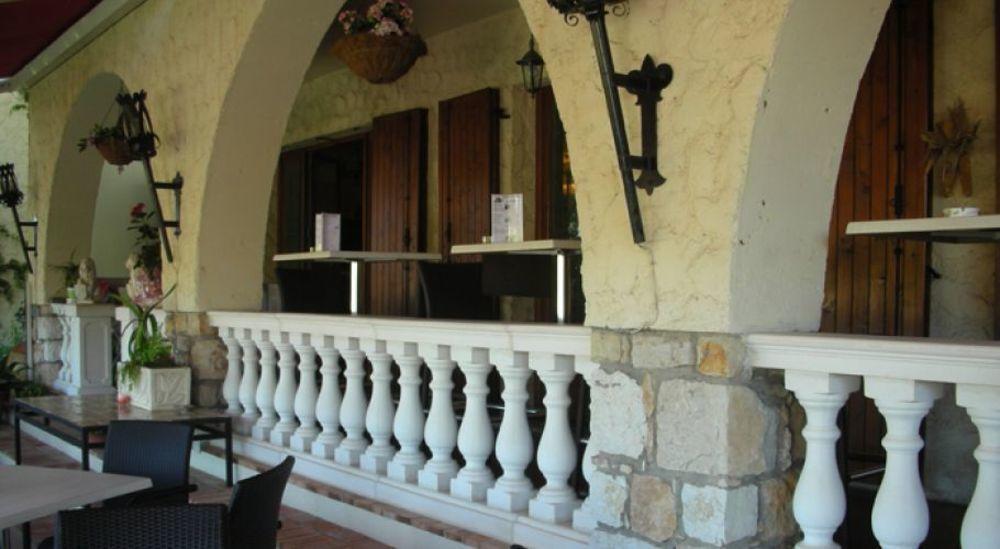 Castel Garoupe Hotel Antibes Exterior photo