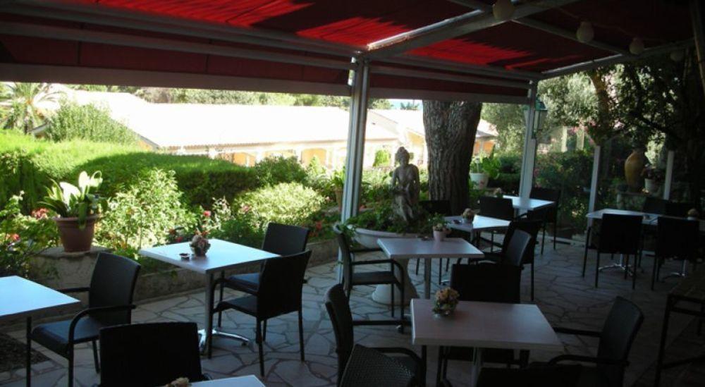 Castel Garoupe Hotel Antibes Exterior photo