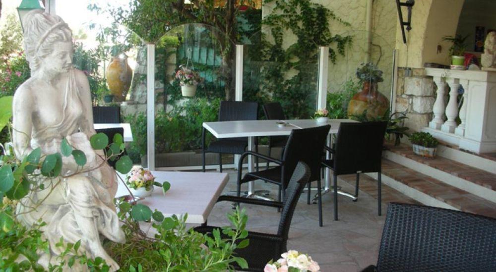 Castel Garoupe Hotel Antibes Exterior photo