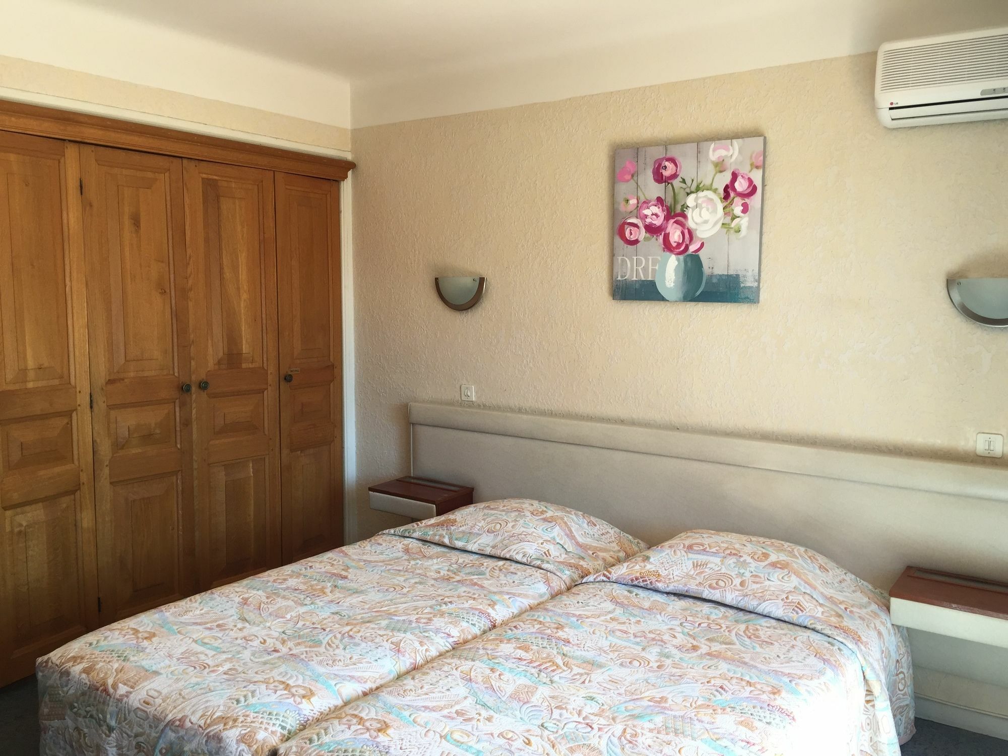 Castel Garoupe Hotel Antibes Exterior photo